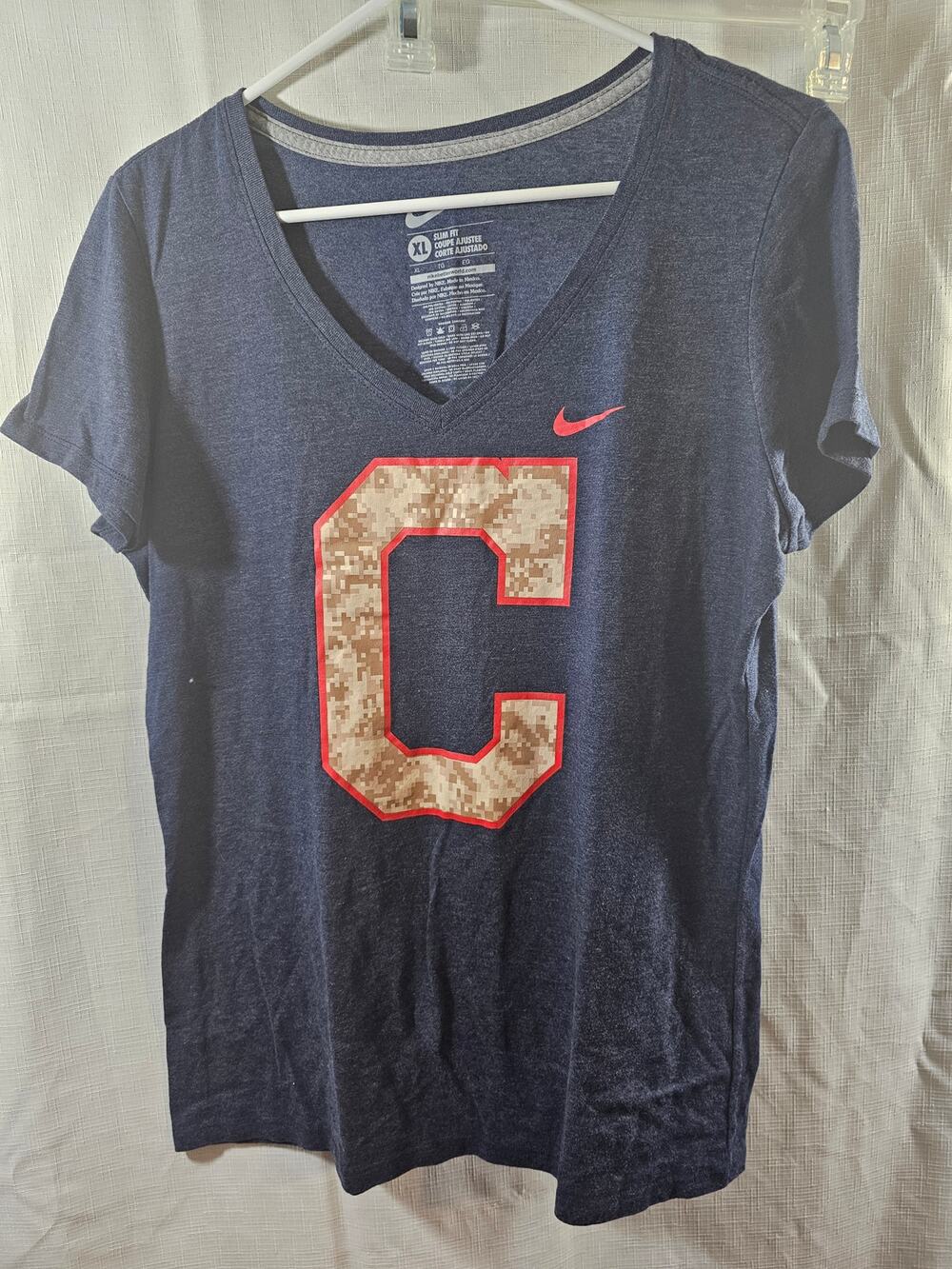WOMEN'S NIKE SLIMFIT CLEVE BASEBALL BLUE VNECK TSHIRT SZ XL